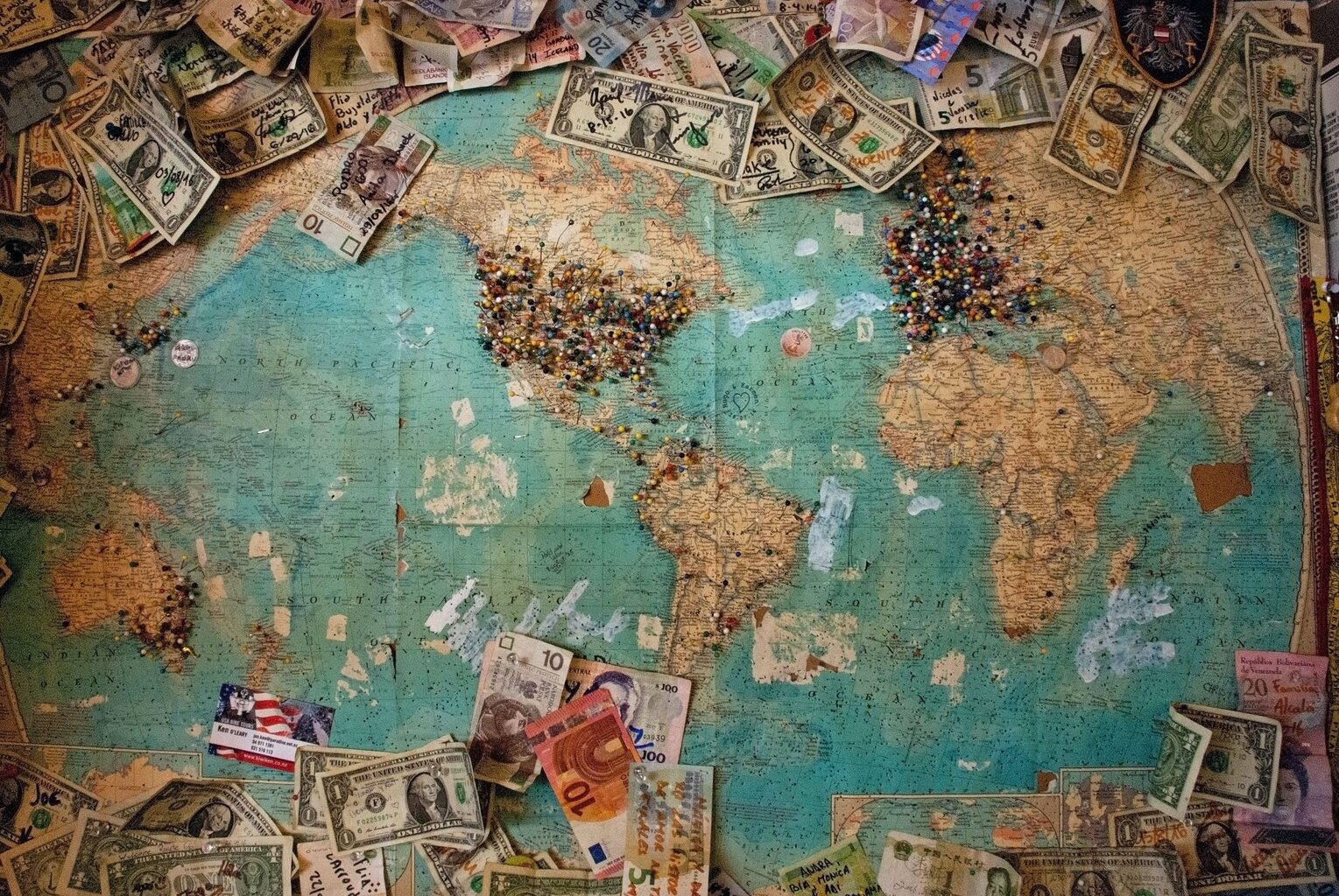 Photo-US-global-map-with-cash-scaled-1